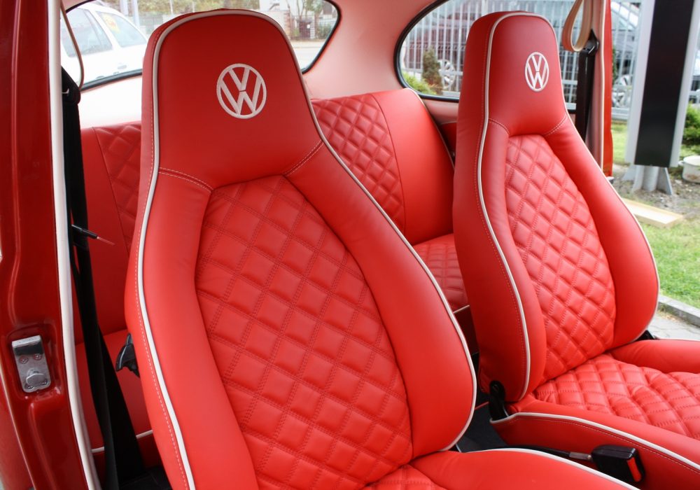 vw-garbus-tapicerka-czerwona-skora-09